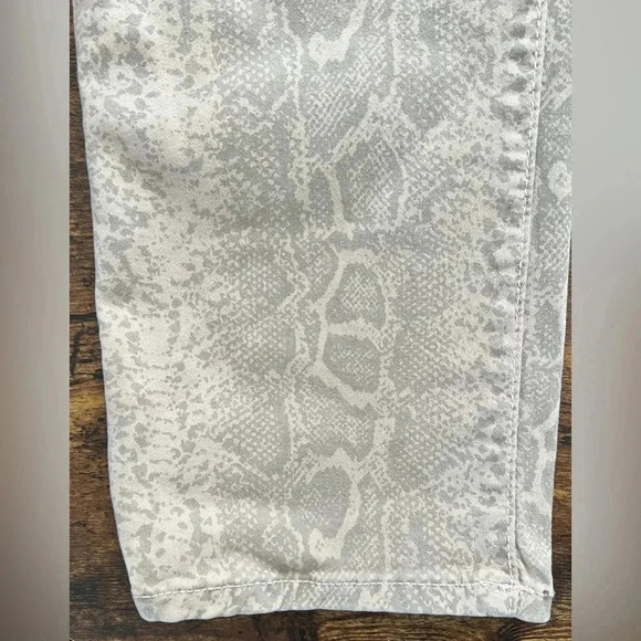 NYDJ | ladies Python print skinny pants/jeans. Size: 8 - Picture 14 of 16